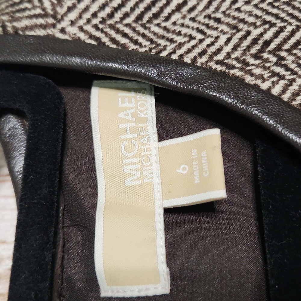 Michael Kors Herringbone Brown and Gold Lined Sleeveless Size 6 - Picture 2 of 7